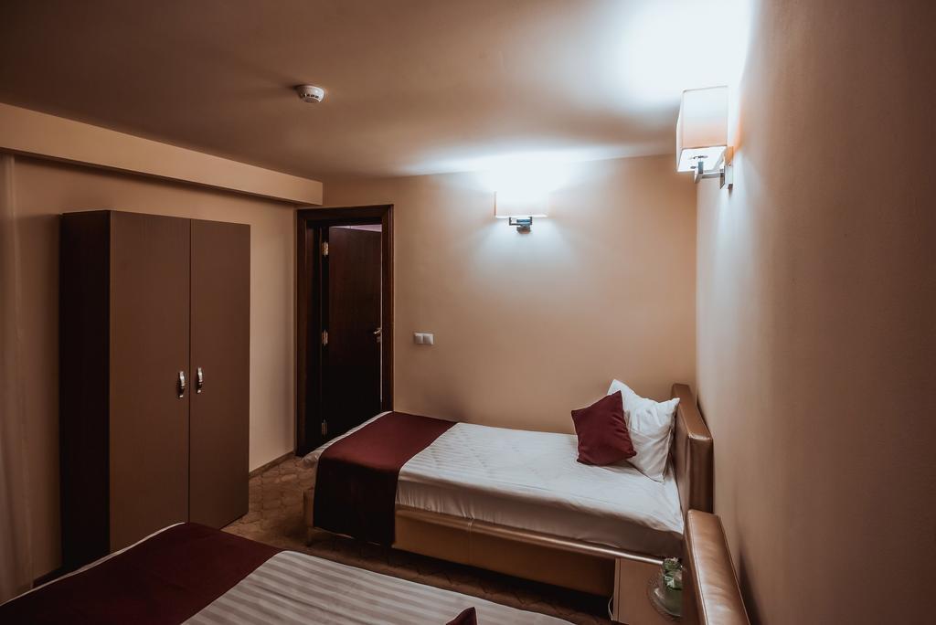 Pietrele Lui Solomon Hotel Brasov Exterior photo