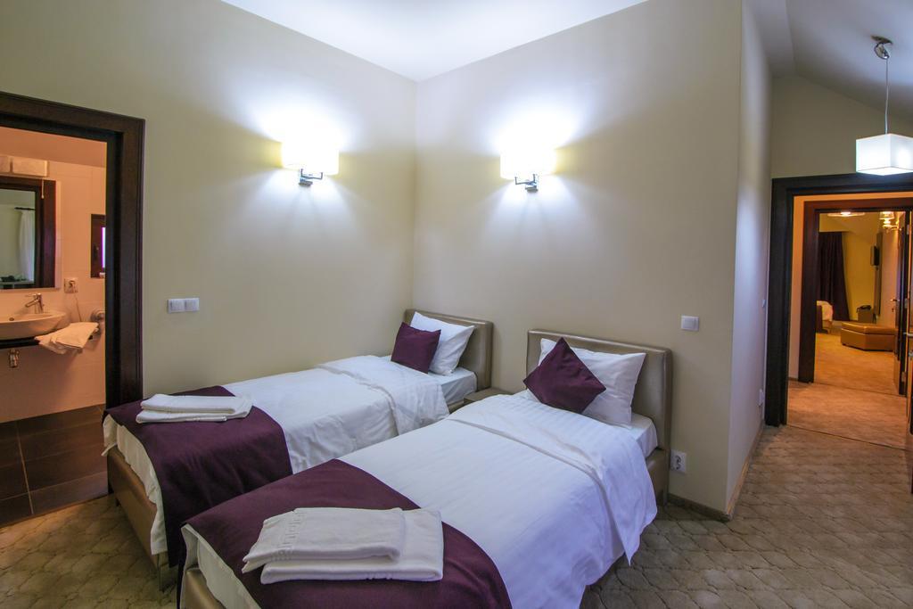 Pietrele Lui Solomon Hotel Brasov Exterior photo
